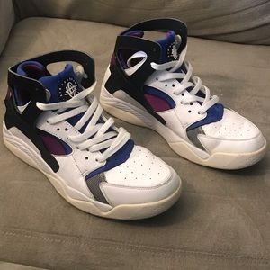 Nike Flight Huarache size 8.5